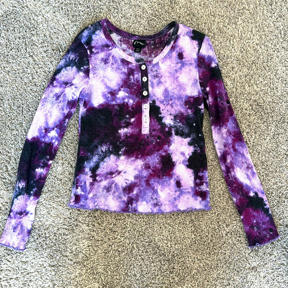 Never worn Target Art class long sleeve Henley style shirt… M (7/8)